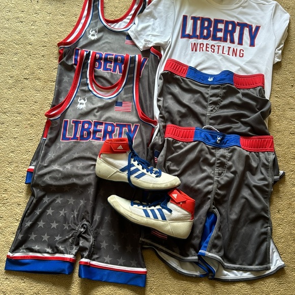 ❤️🤍💙Youth wrestling lot 💙🤍❤️ - Picture 2 of 16